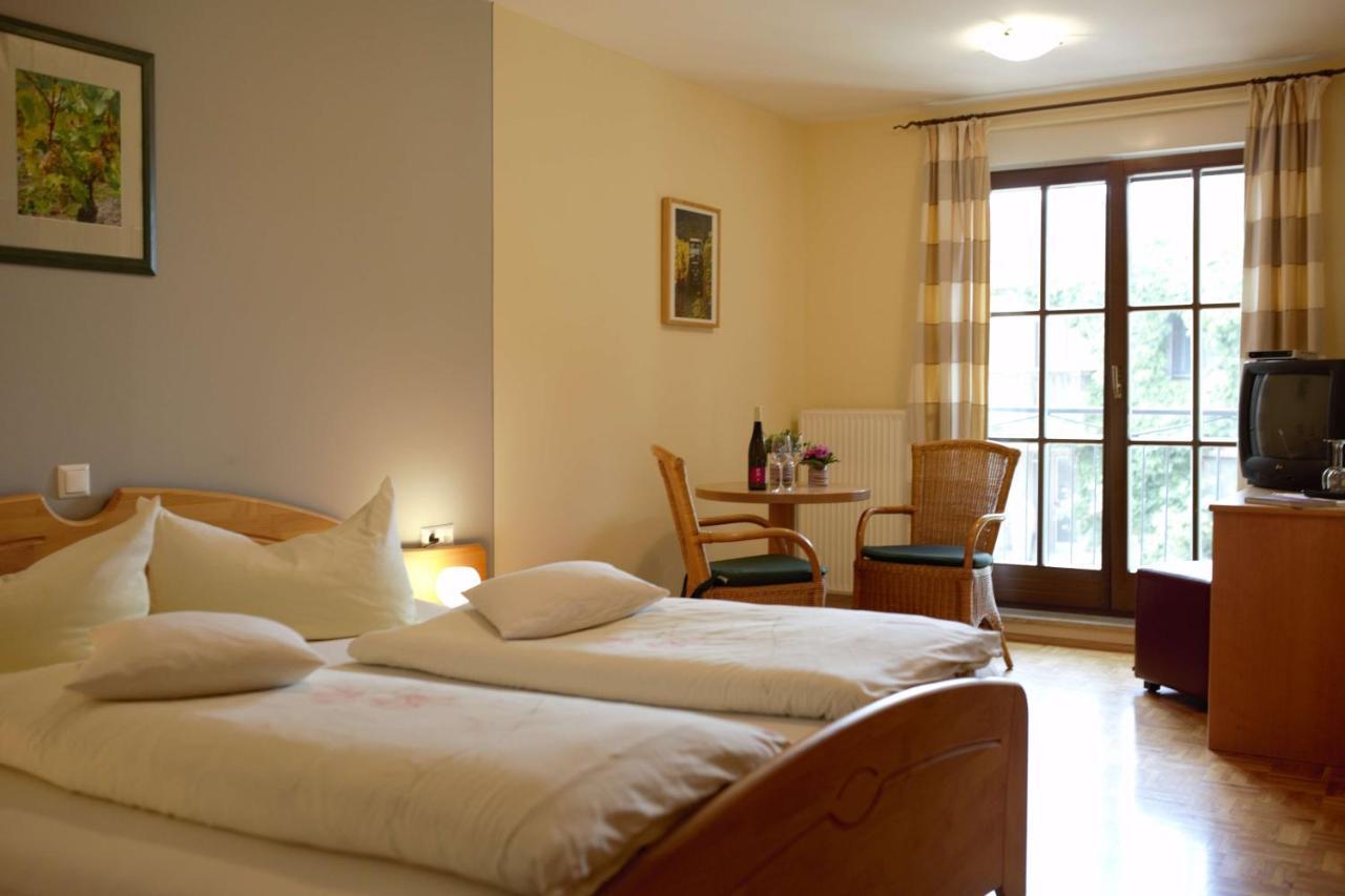 Weingut Schilling Hotel Seinsheim Bagian luar foto