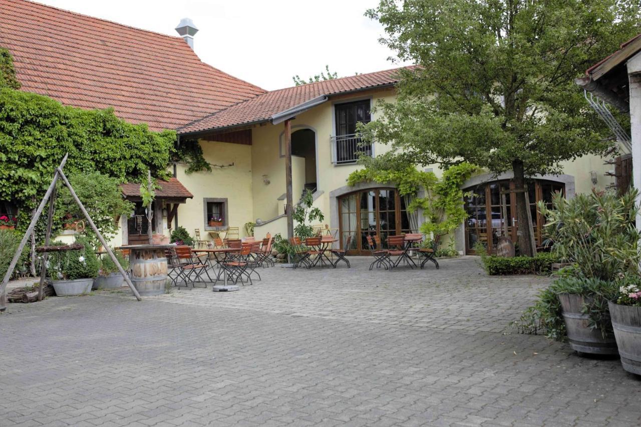 Weingut Schilling Hotel Seinsheim Bagian luar foto