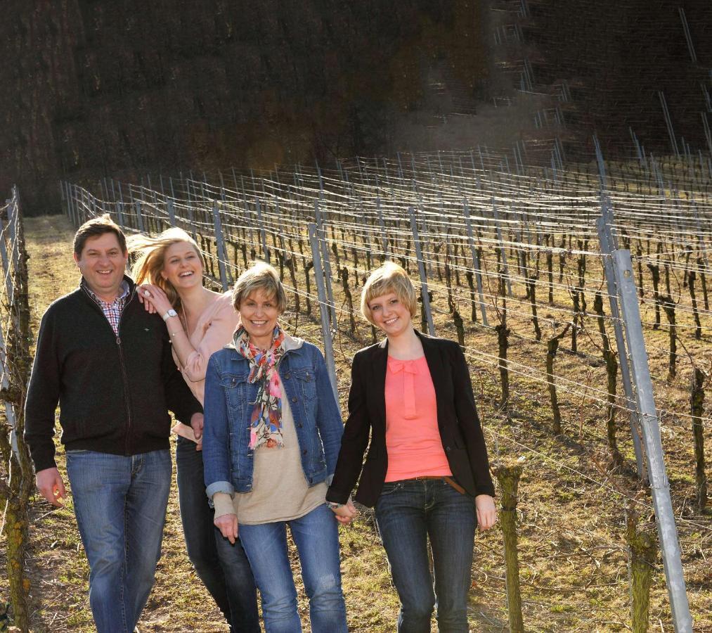 Weingut Schilling Hotel Seinsheim Bagian luar foto